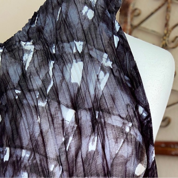 Scarf / Wrap / Shawl - Textured Lightweight Fabric - Fringe - Black Gray & White - Picture 2 of 3